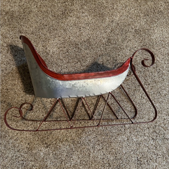 Festive Red and Silver Holiday Sleigh - Picture 4 of 5